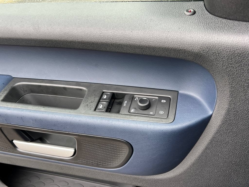 New 2025 Volkswagen ID. Buzz Pro S RWD image 23