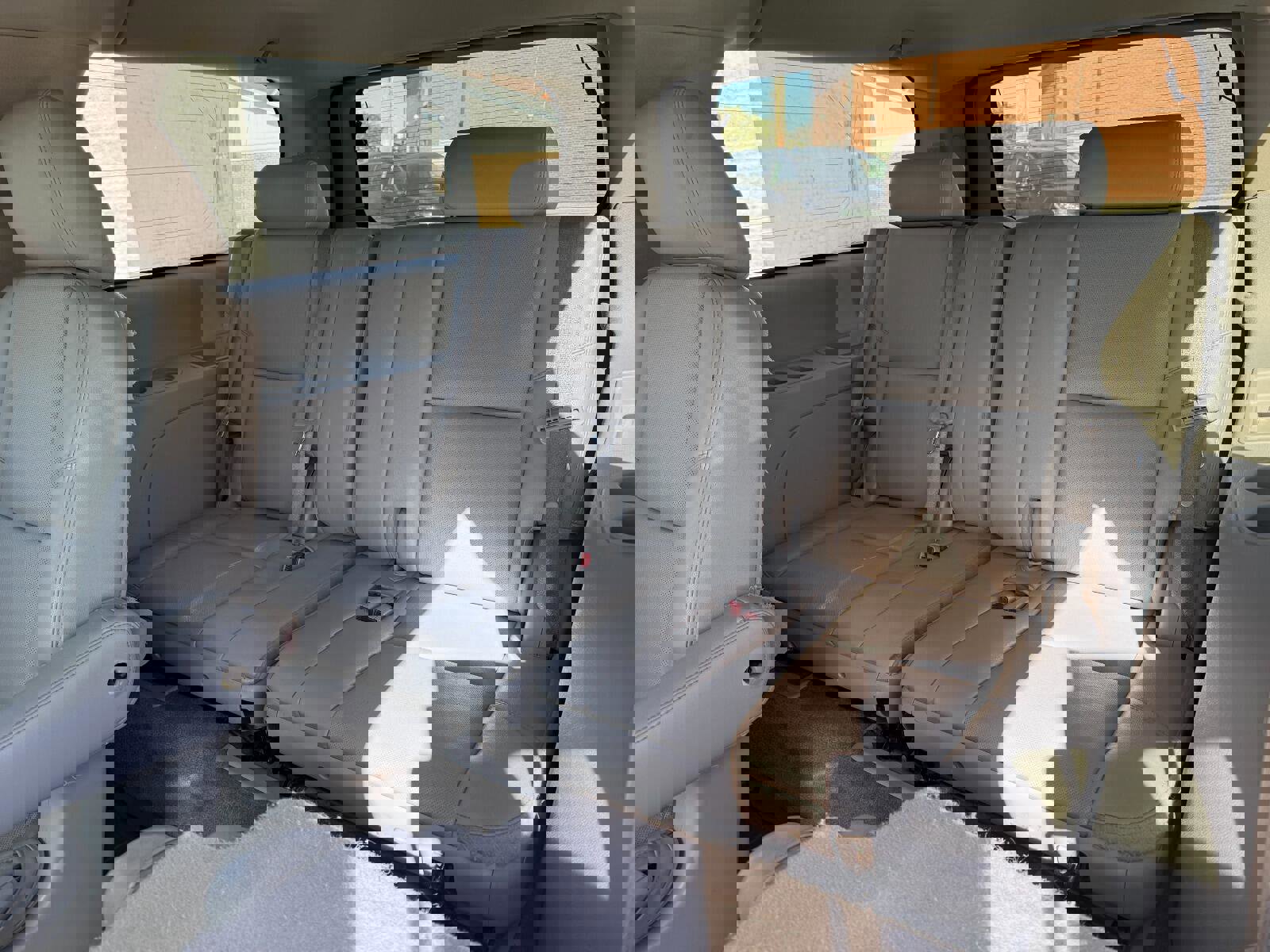 Used 2012 Chevrolet Suburban LTZ image 12