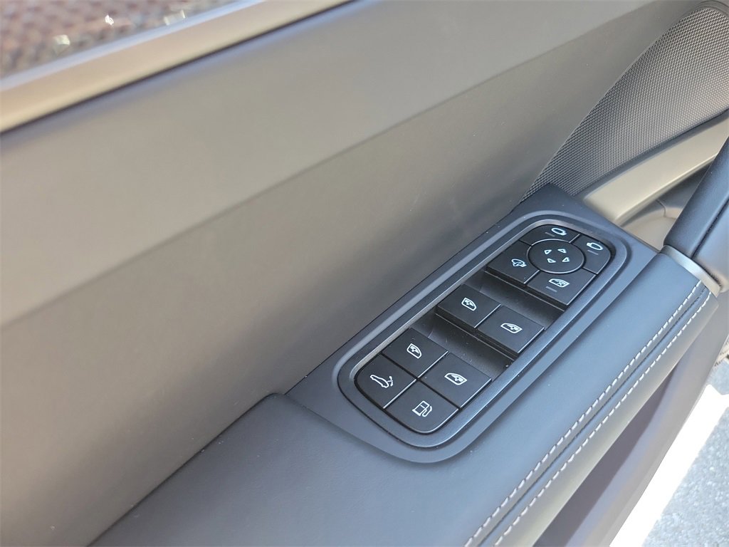 New 2026 Porsche Cayenne Turbo image 25