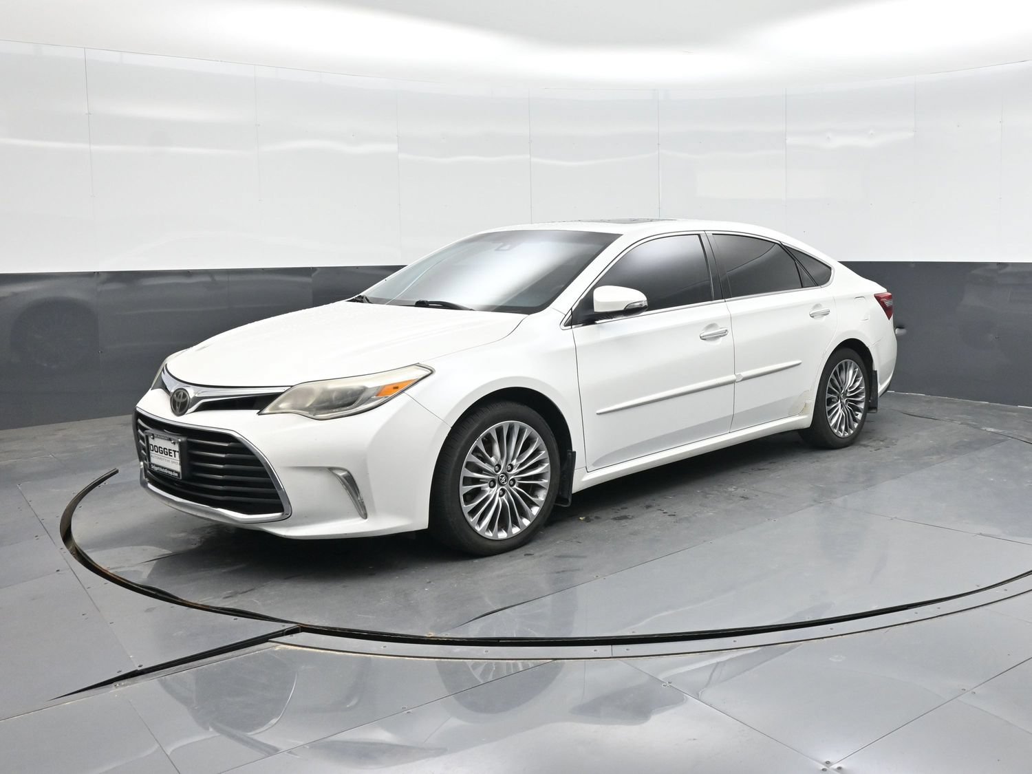 Used 2016 Toyota Avalon Limited w/ Toyota Safety Sense Package