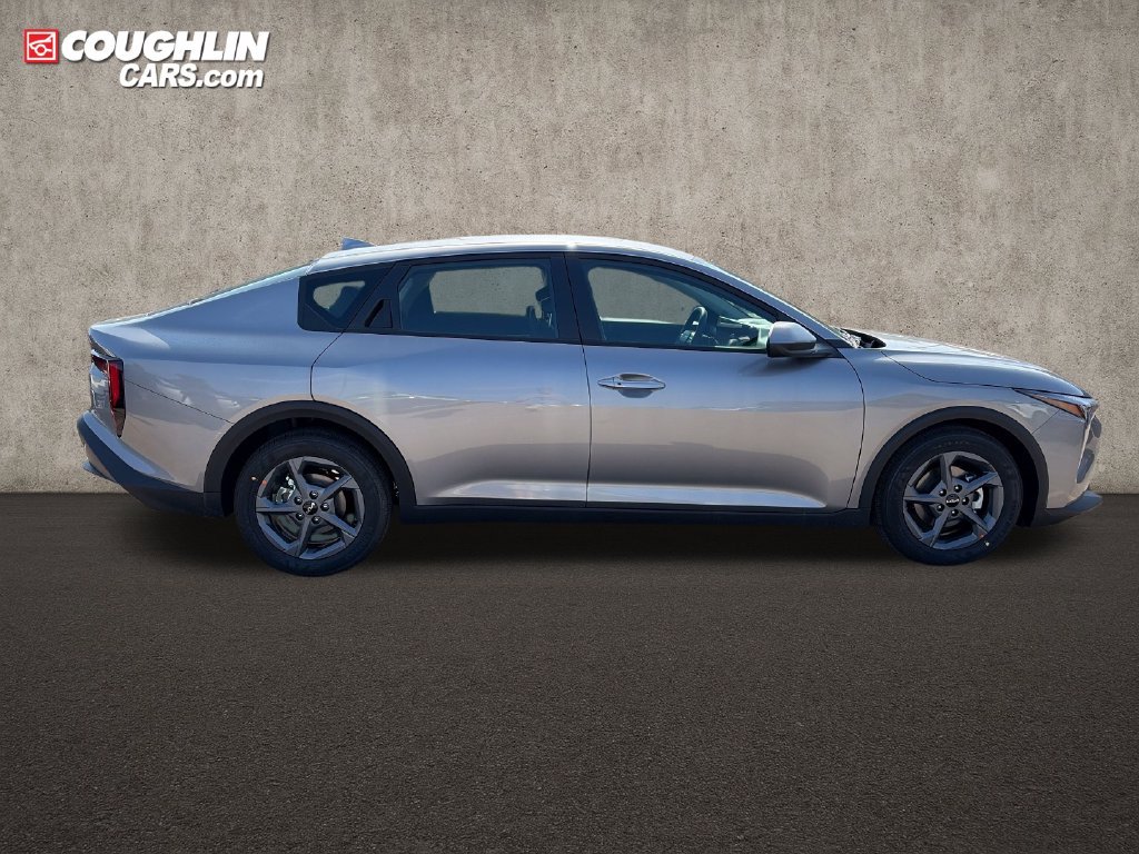 New 2026 Kia K4 FWD image 9