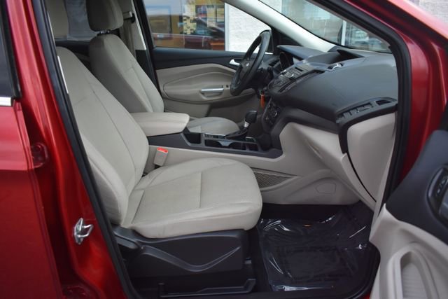 Used 2017 Ford Escape SE FWD image 38