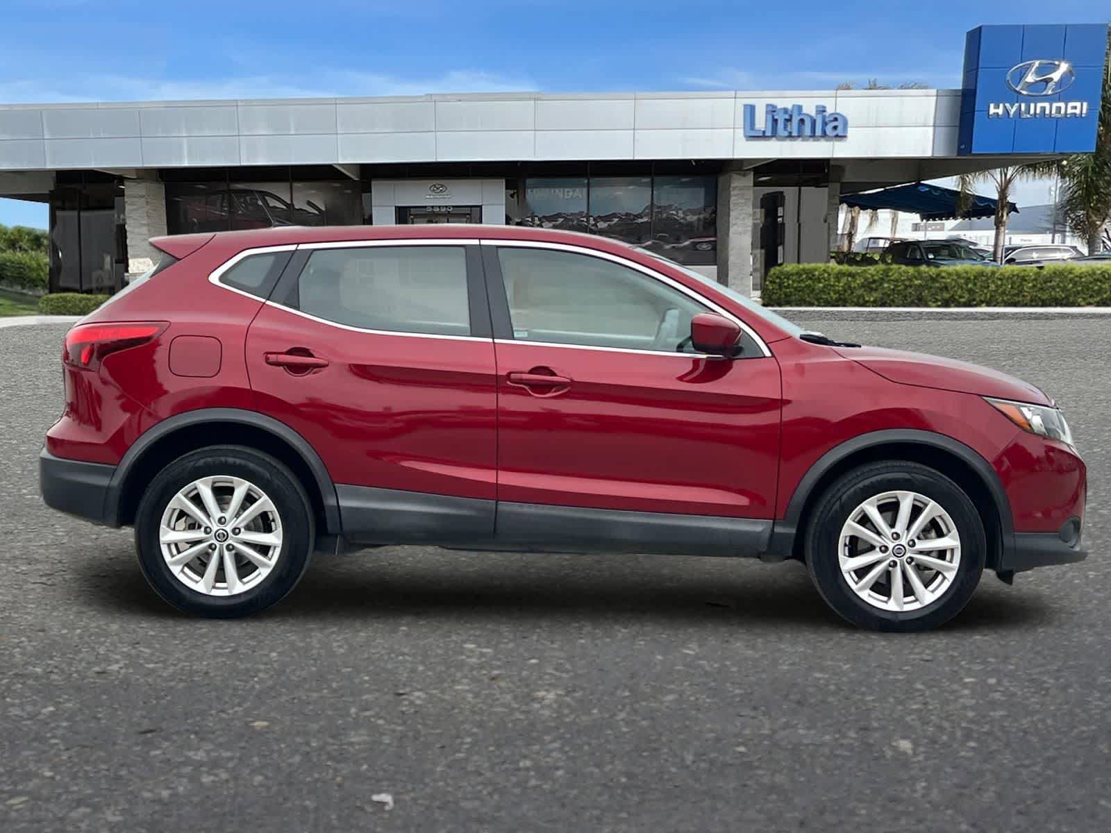Used 2019 Nissan Rogue Sport S w/ Appearance Package FWD image 9