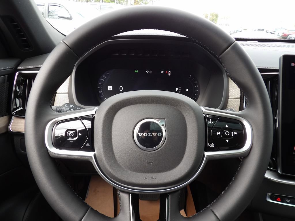 New 2026 Volvo XC90 B6 Plus w/ Protection Package Premier AWD/4WD image 18