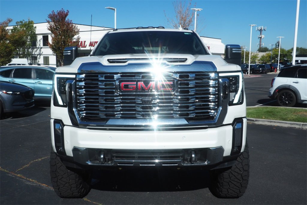 Used 2024 GMC Sierra 3500 Denali w/ Denali Reserve Package image 2