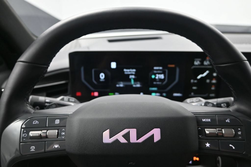 Certified 2024 Kia EV9 GT-Line AWD/4WD image 17