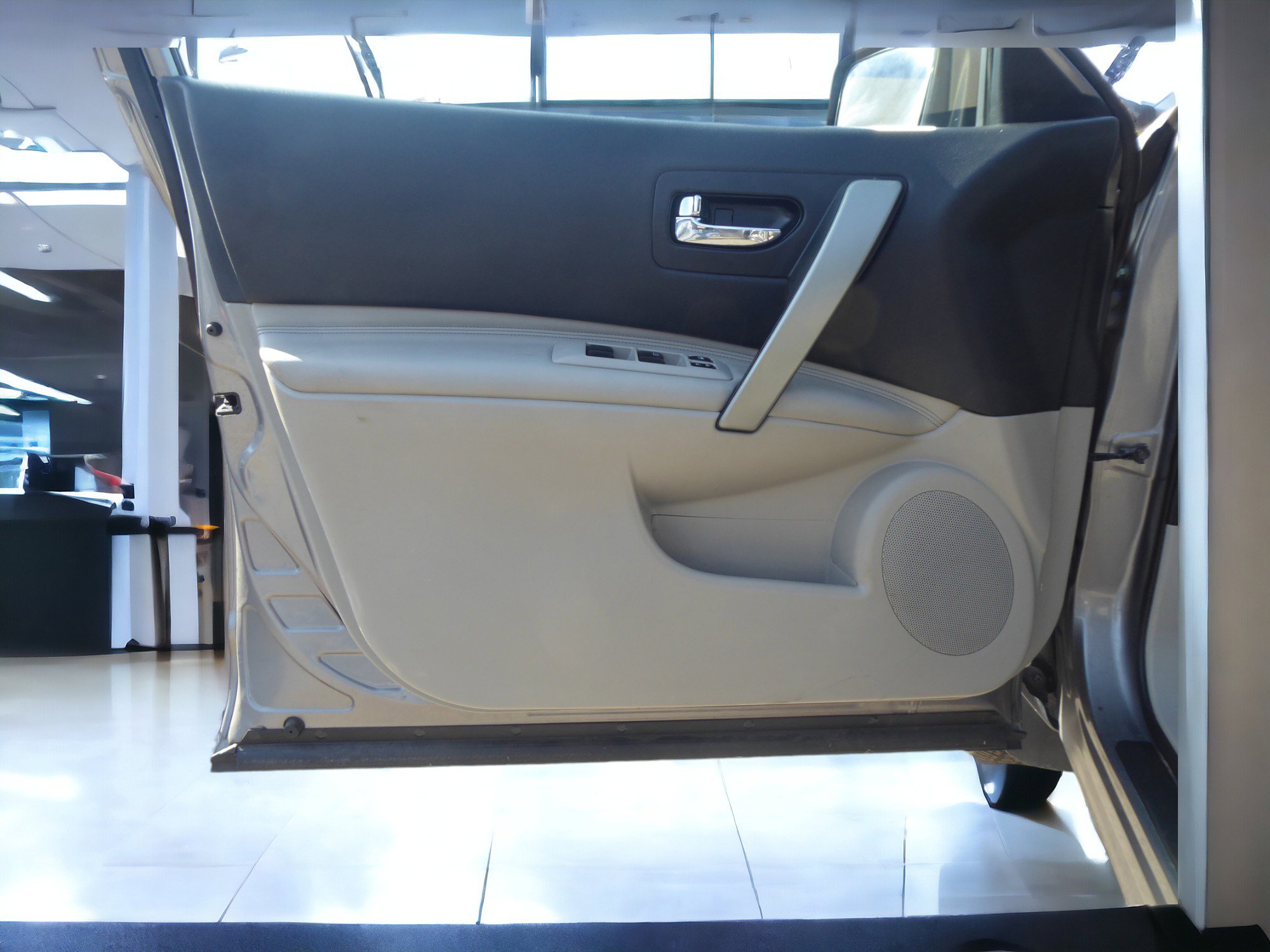 Used 2012 Nissan Rogue SL image 22