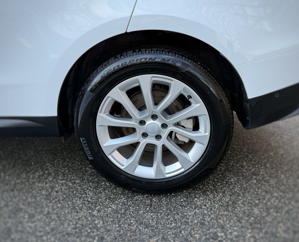 Used 2025 Land Rover Range Rover Sport SE image 10