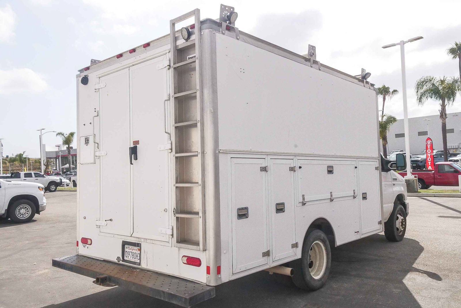 Used 2017 Ford E-350 and Econoline 350 Super Duty w/ Power Windows & Locks Group RWD image 9