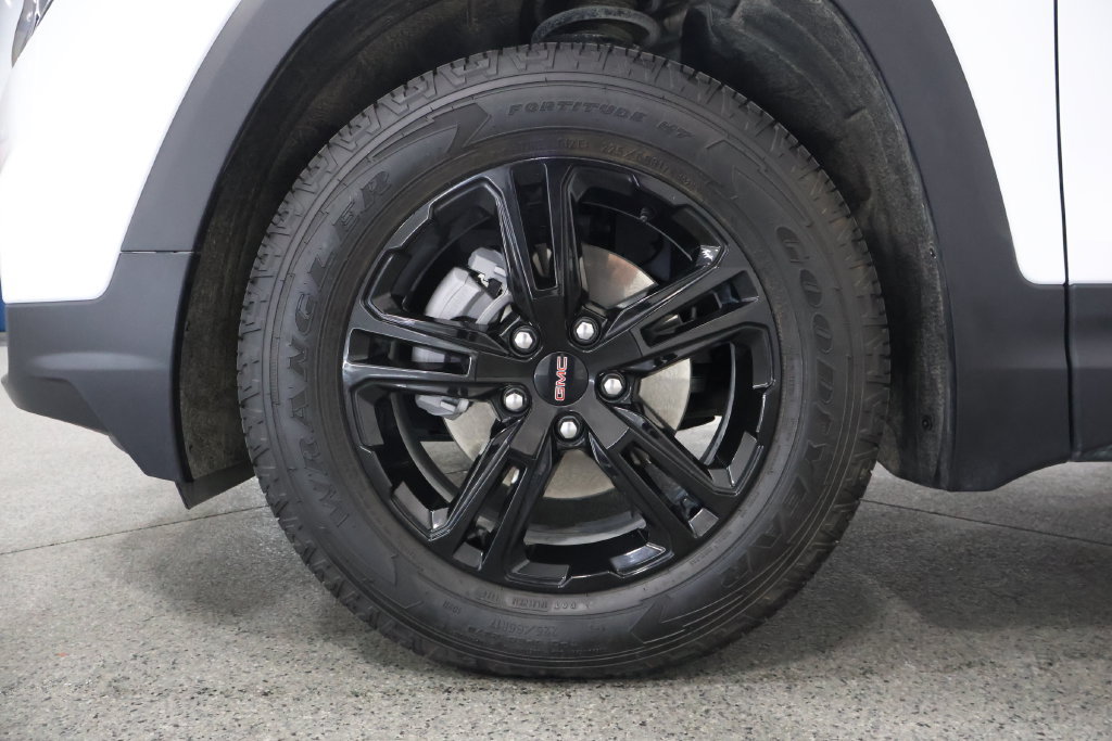 Used 2024 GMC Terrain AT4 w/ Infotainment Package II AWD/4WD image 5