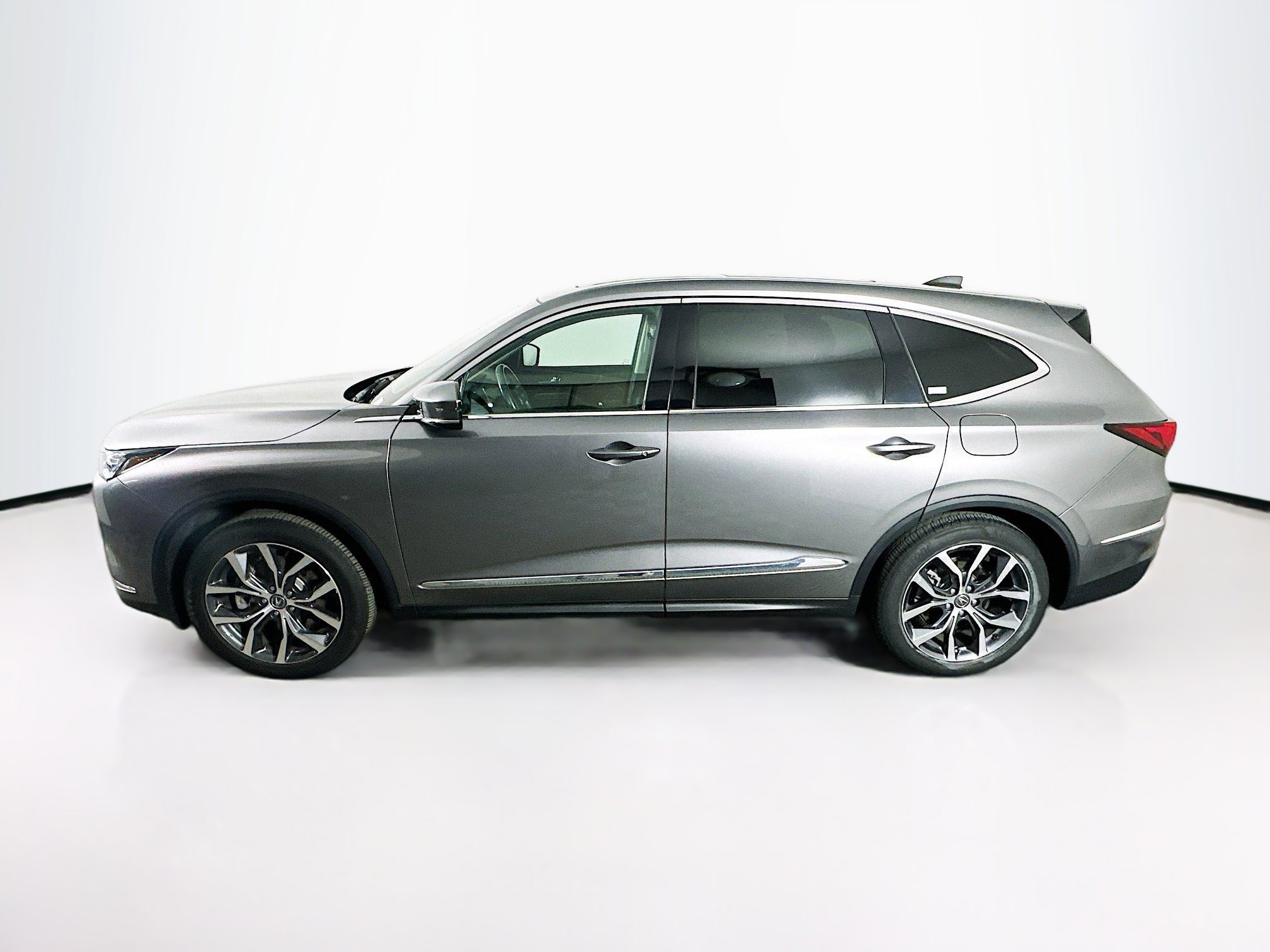 Used 2023 Acura MDX SH-AWD w/ Technology Package image 4