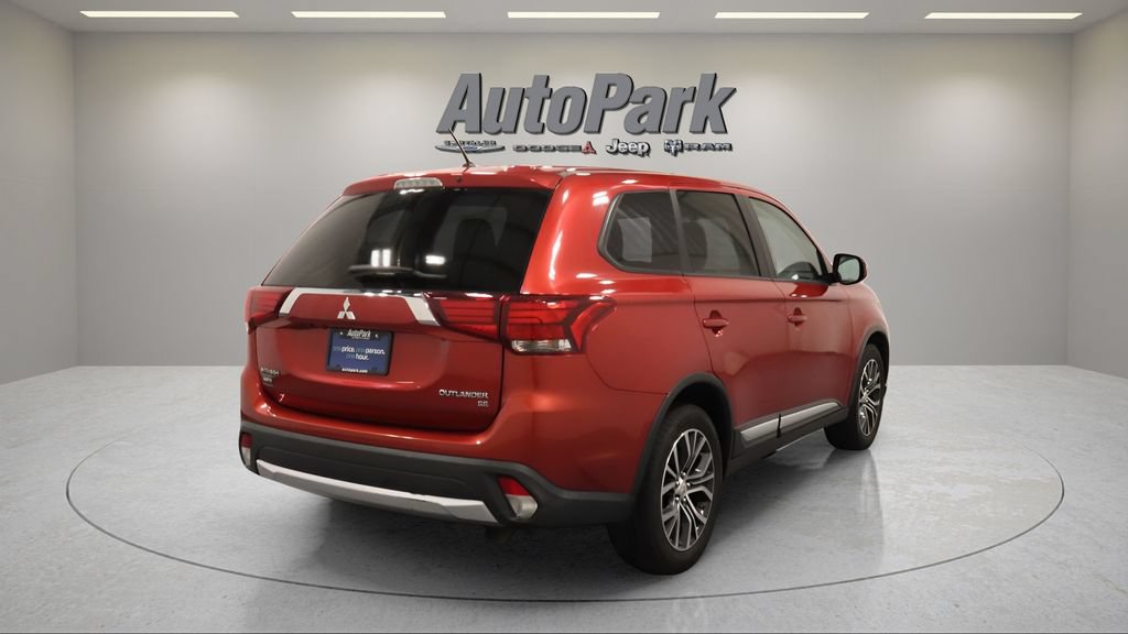 Used 2016 Mitsubishi Outlander SE AWD/4WD image 9