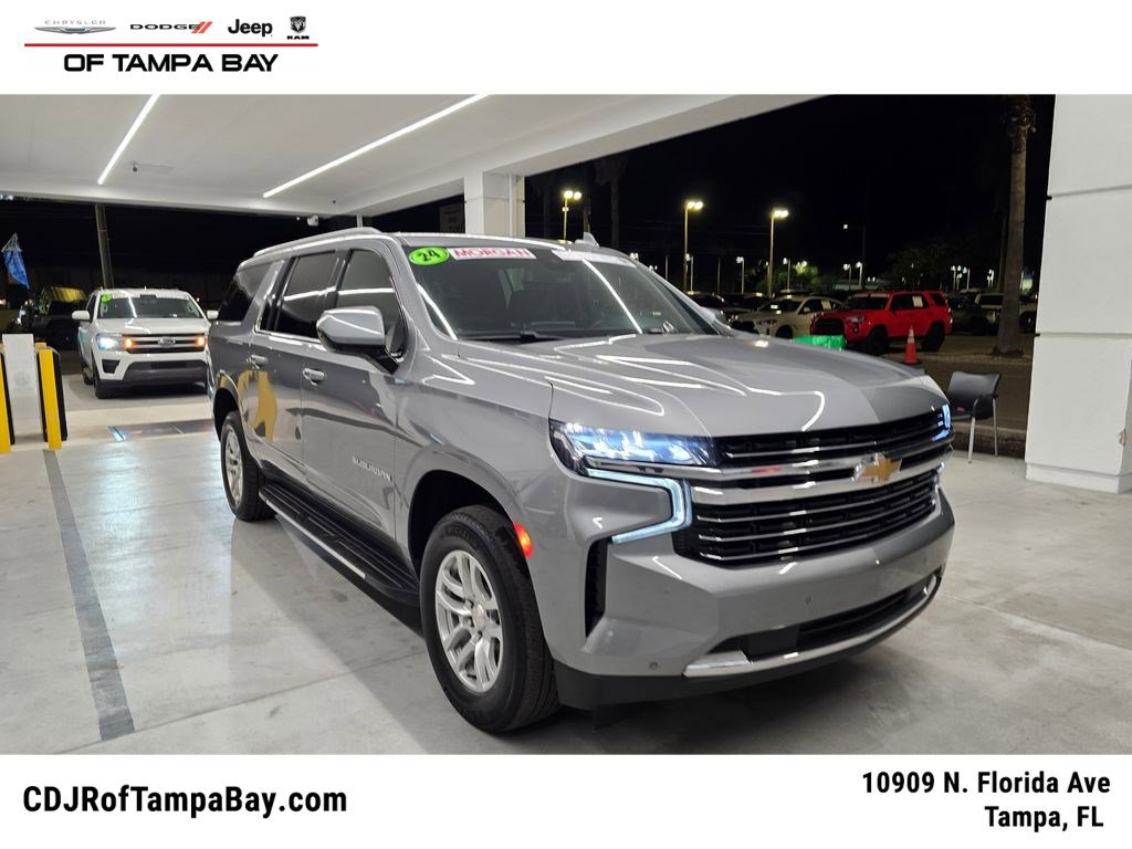 Used 2024 Chevrolet Suburban LT RWD image 1