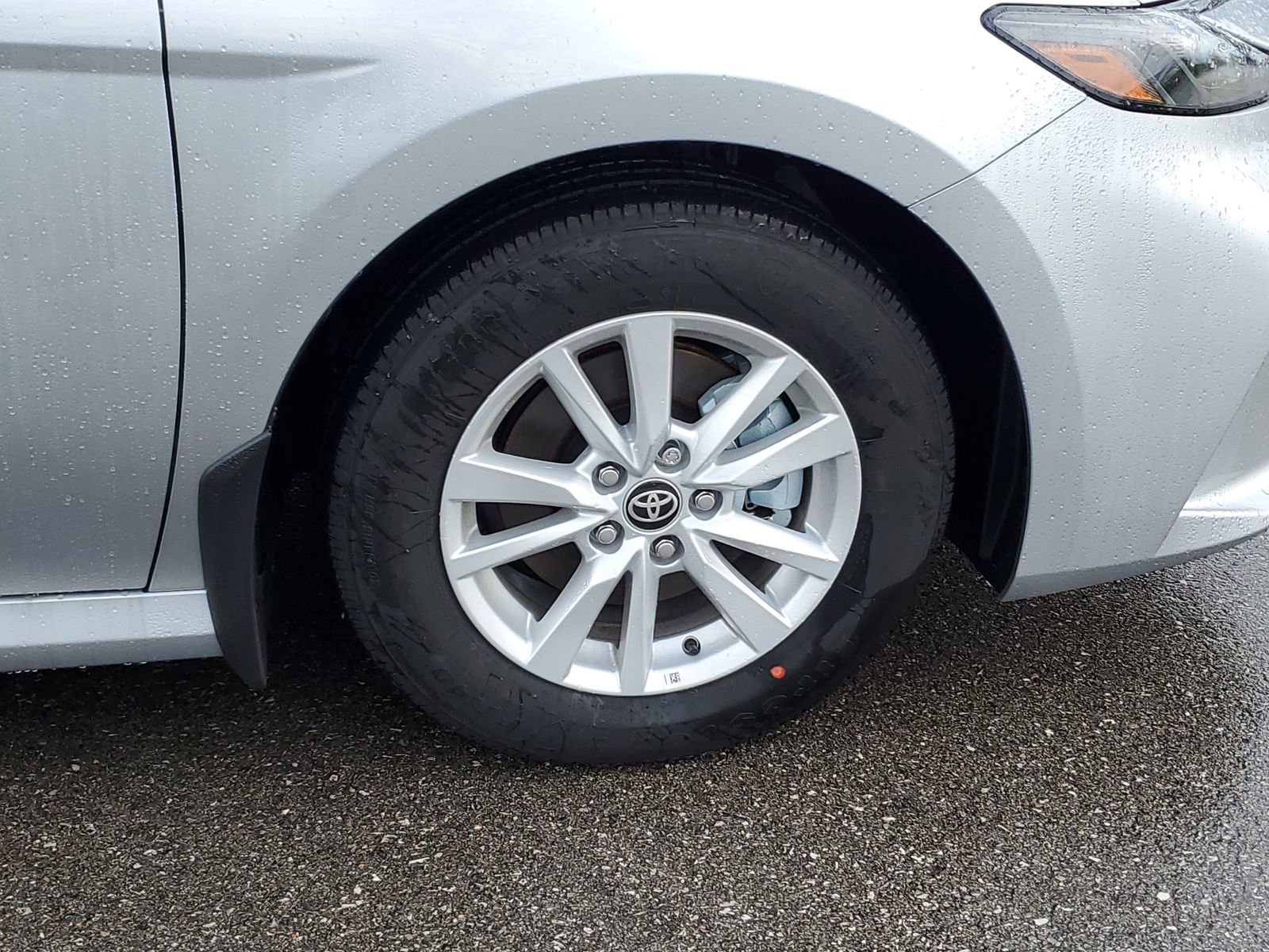 Used 2026 Toyota Camry LE image 6