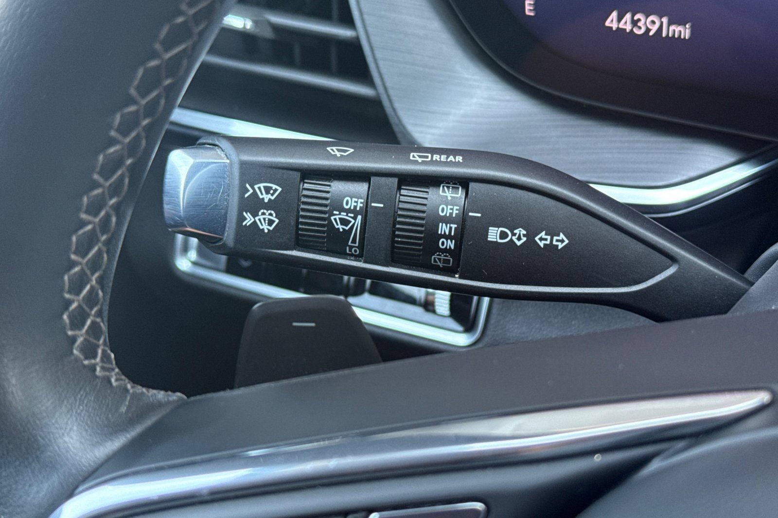 Used 2024 Buick Envision Preferred AWD/4WD image 36