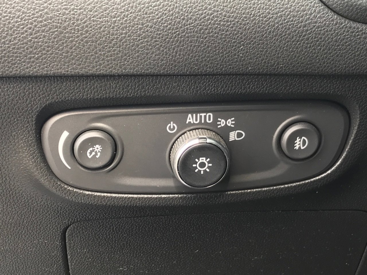 Certified 2023 Buick Encore GX Select w/ Sport Touring Package FWD image 14