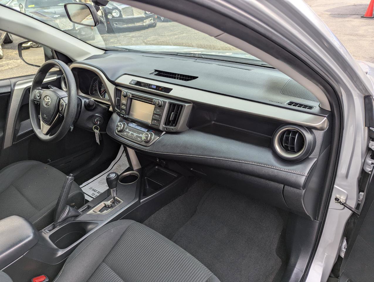 Used 2015 Toyota RAV4 XLE image 32