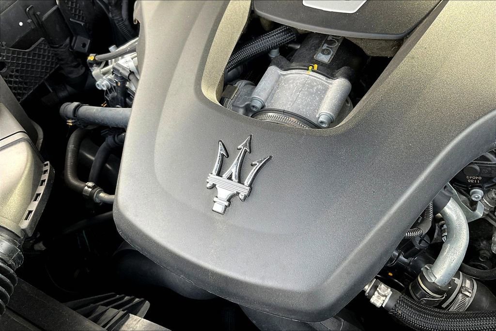 Used 2022 Maserati Levante GT image 30