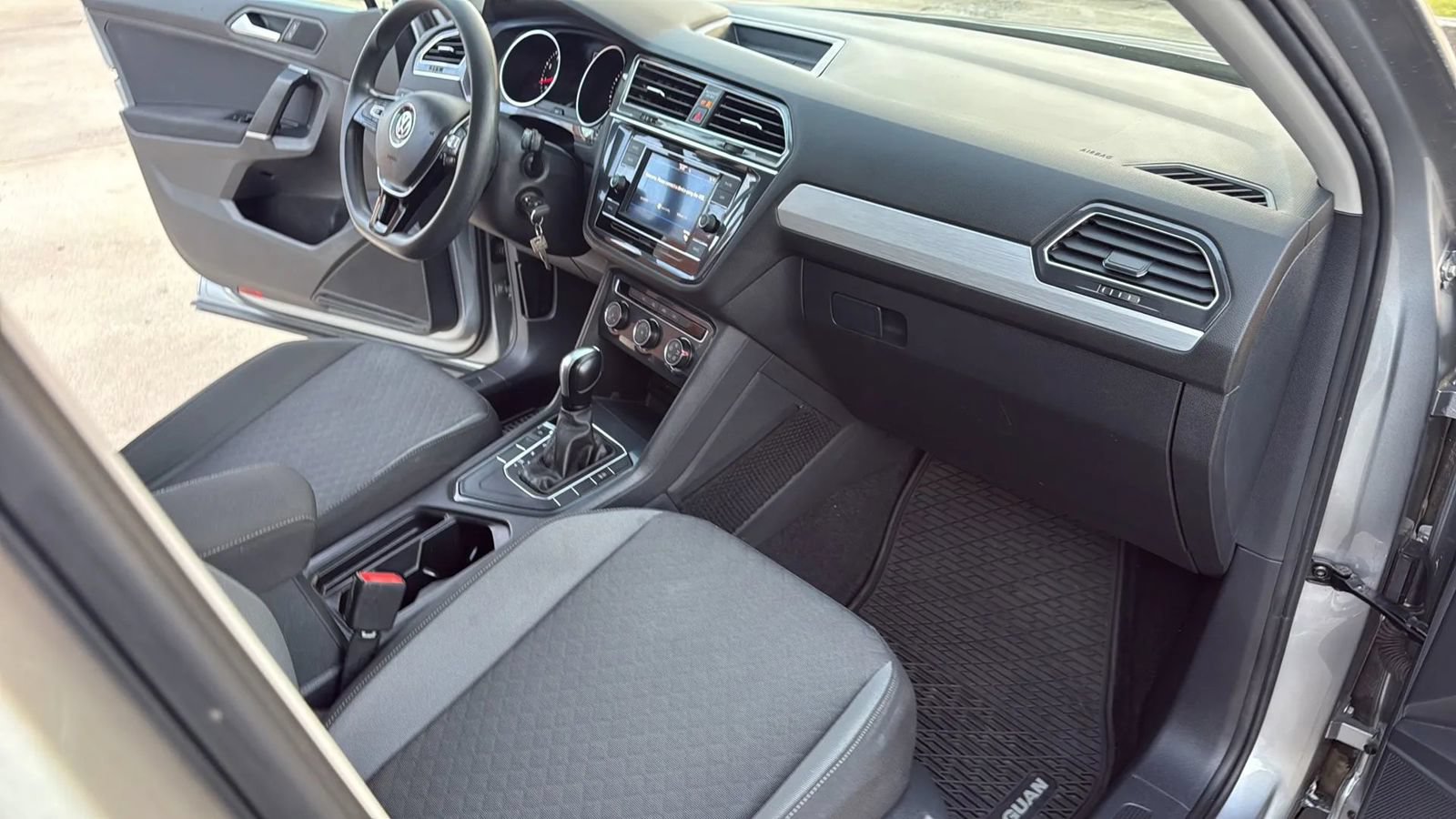 Used 2020 Volkswagen Tiguan S FWD image 26