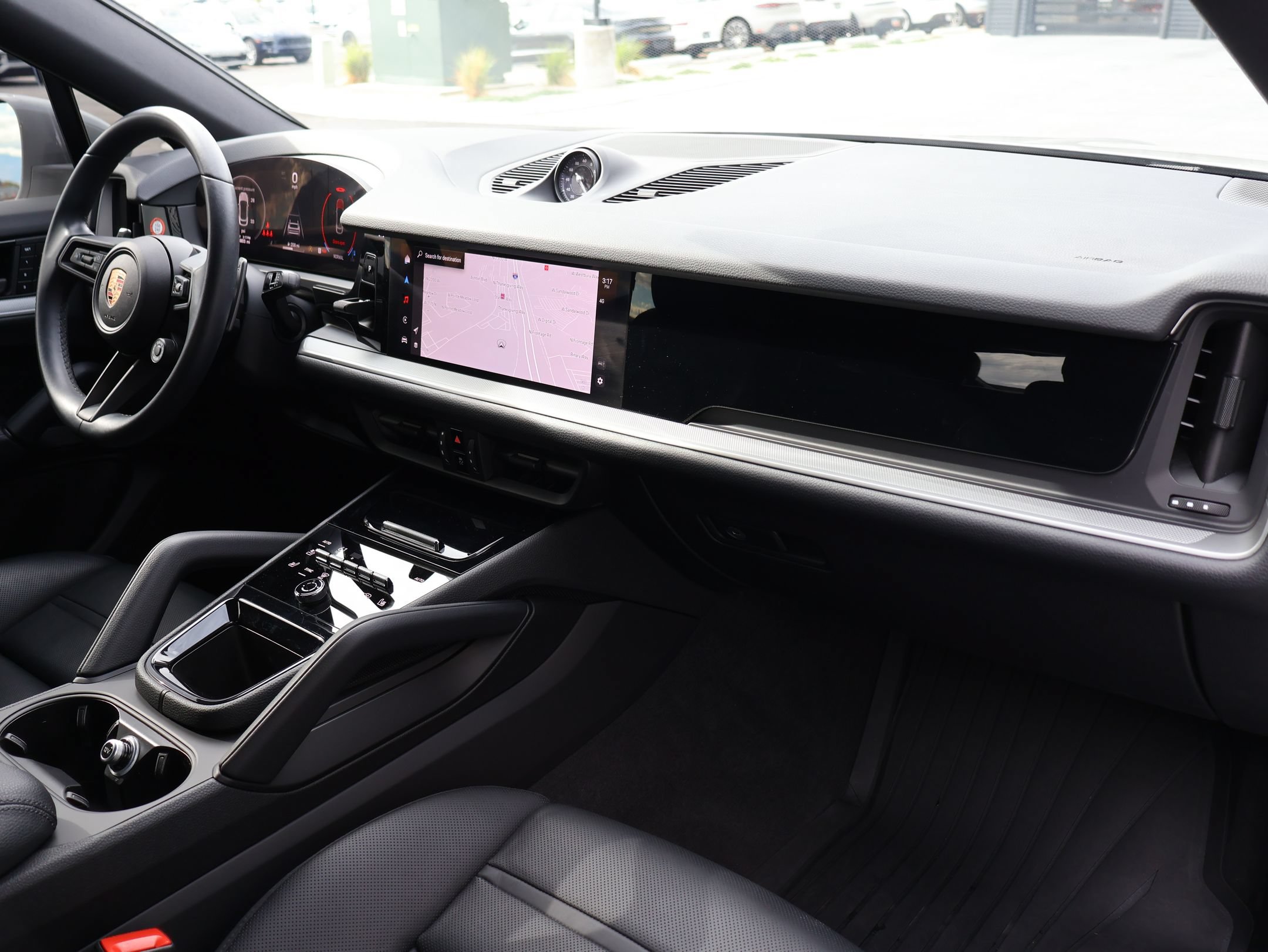 Certified 2025 Porsche Cayenne Coupe AWD/4WD image 31