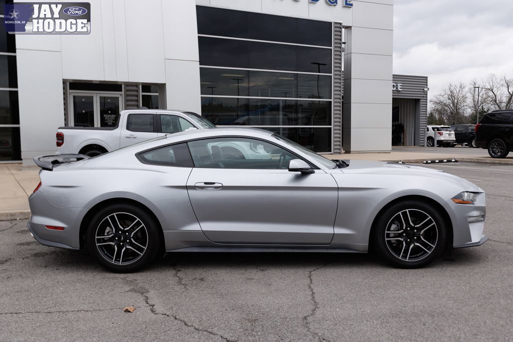 Used 2020 Ford Mustang Premium image 4