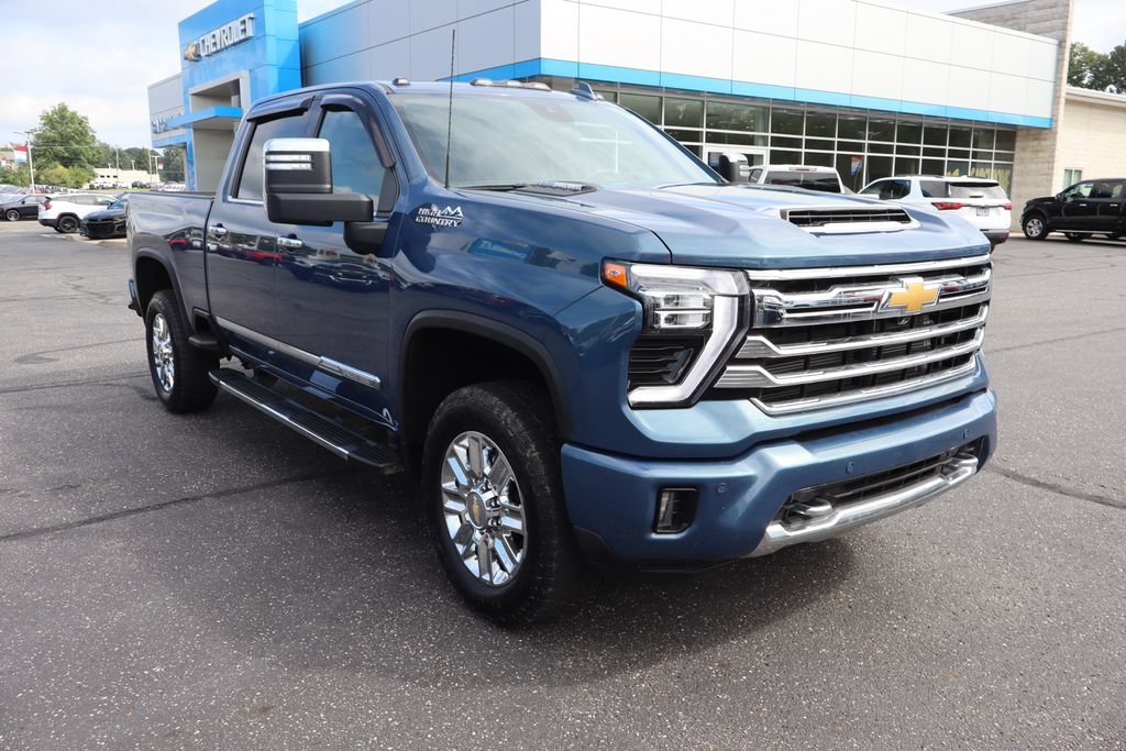 Used 2024 Chevrolet Silverado 2500 High Country w/ Z71 Off-Road Package AWD/4WD image 2