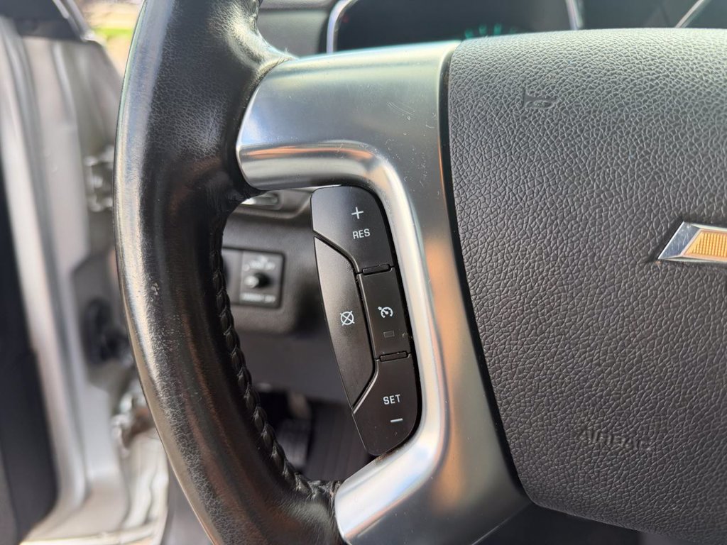 Used 2015 Chevrolet Traverse LT w/ Style and Technology Package FWD image 12