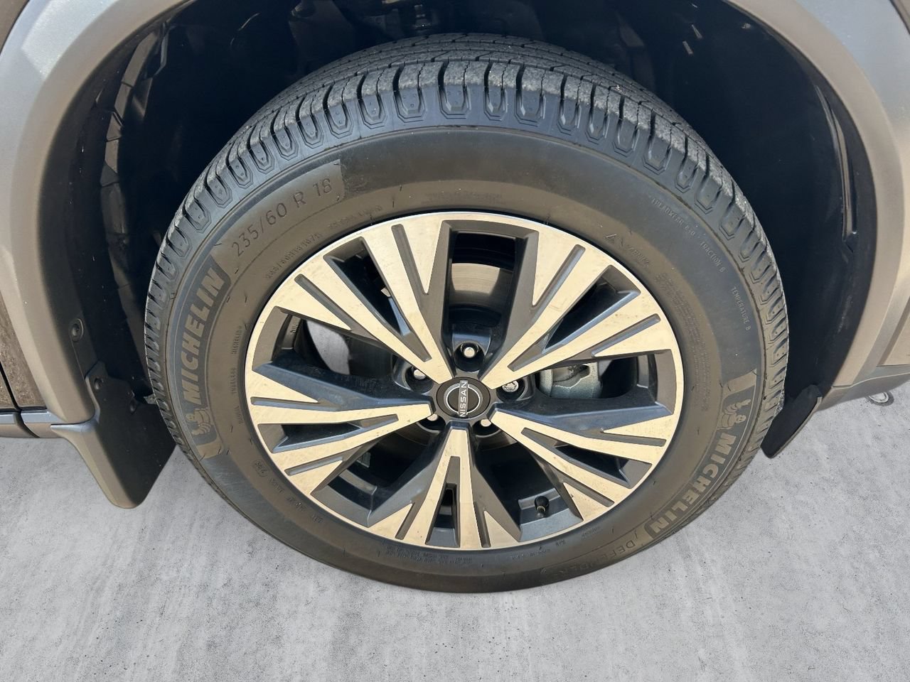 Used 2023 Nissan Rogue SV w/ SV Premium B Package FWD image 9