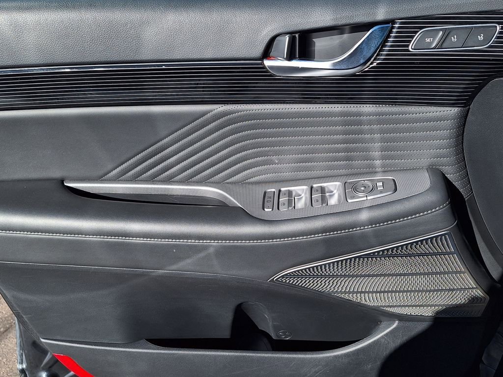 Used 2023 Hyundai Palisade Calligraphy image 8