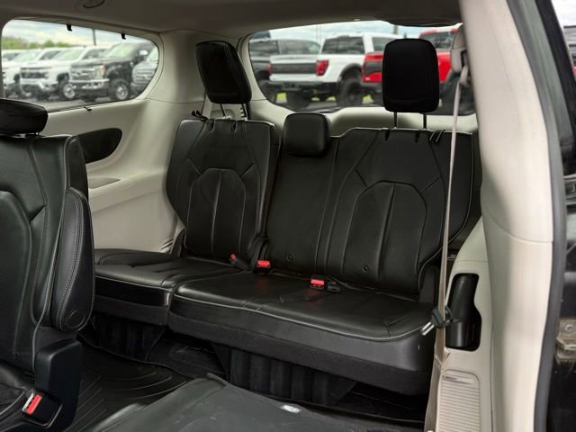 Used 2019 Chrysler Pacifica Limited FWD image 20