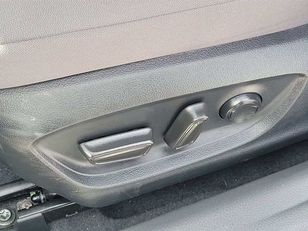 Used 2023 Toyota Camry LE AWD/4WD image 26