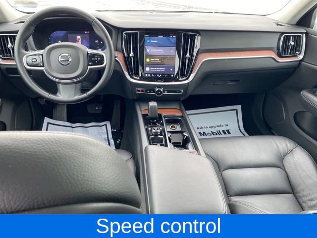 Used 2025 Volvo V60 B5 Cross Country Plus image 6