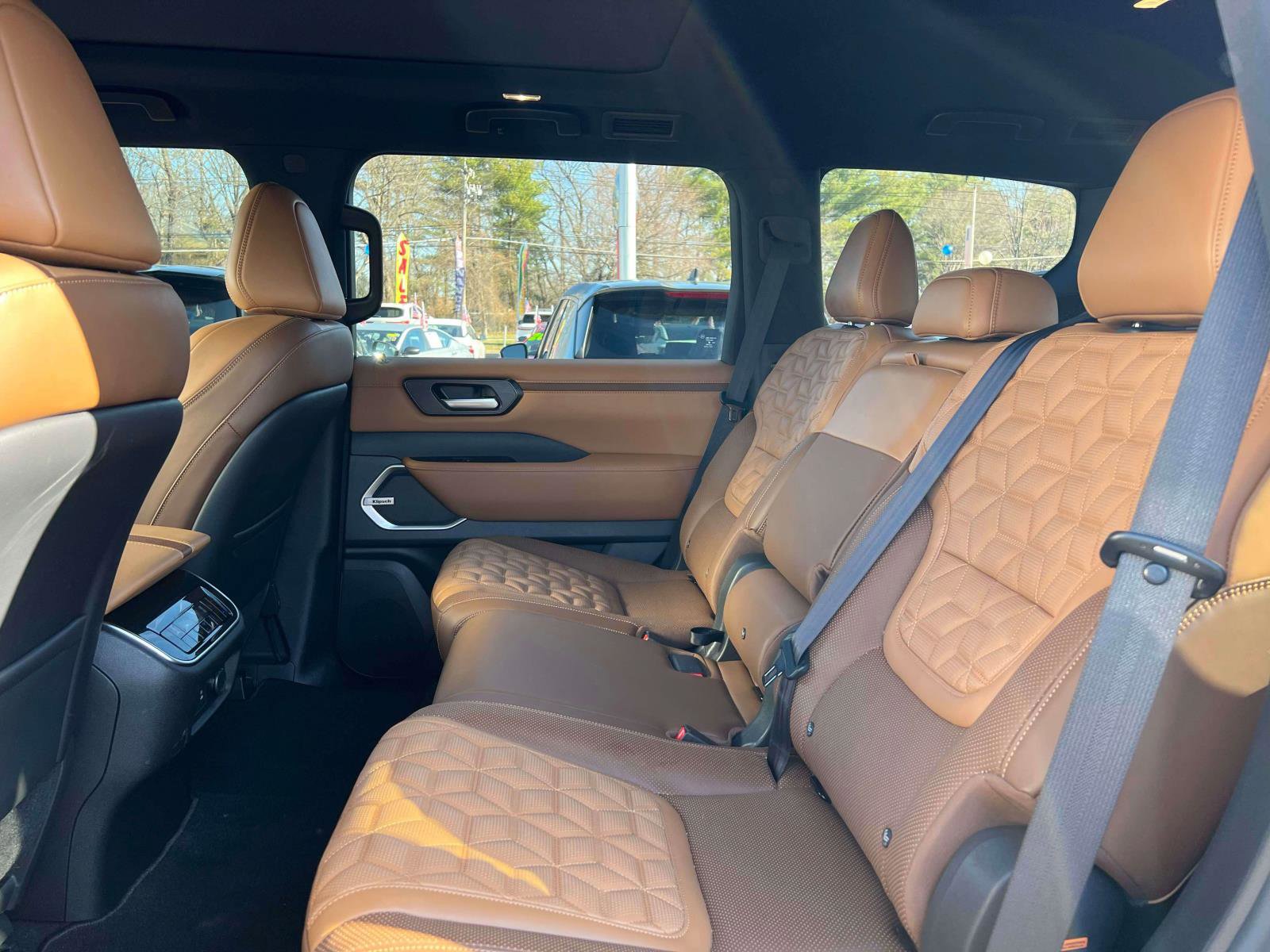 Used 2025 Nissan Armada Platinum Reserve image 28