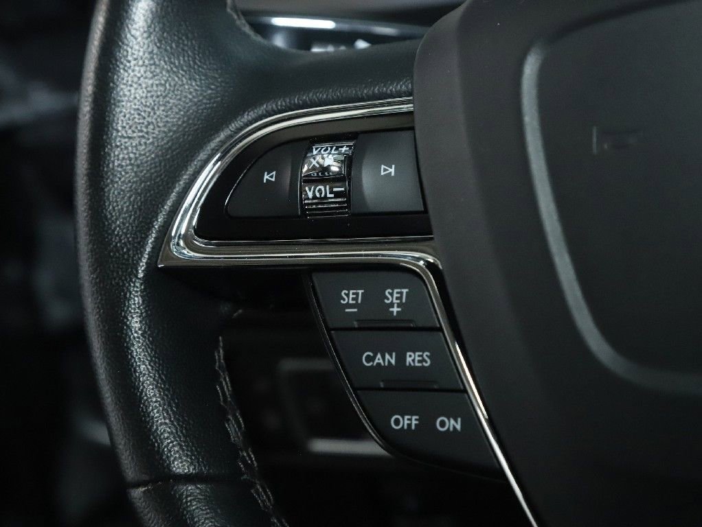Certified 2023 Lincoln Nautilus AWD w/ Premium Package image 22