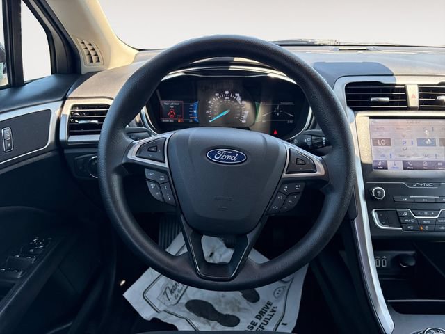 Used 2020 Ford Fusion SE FWD image 12