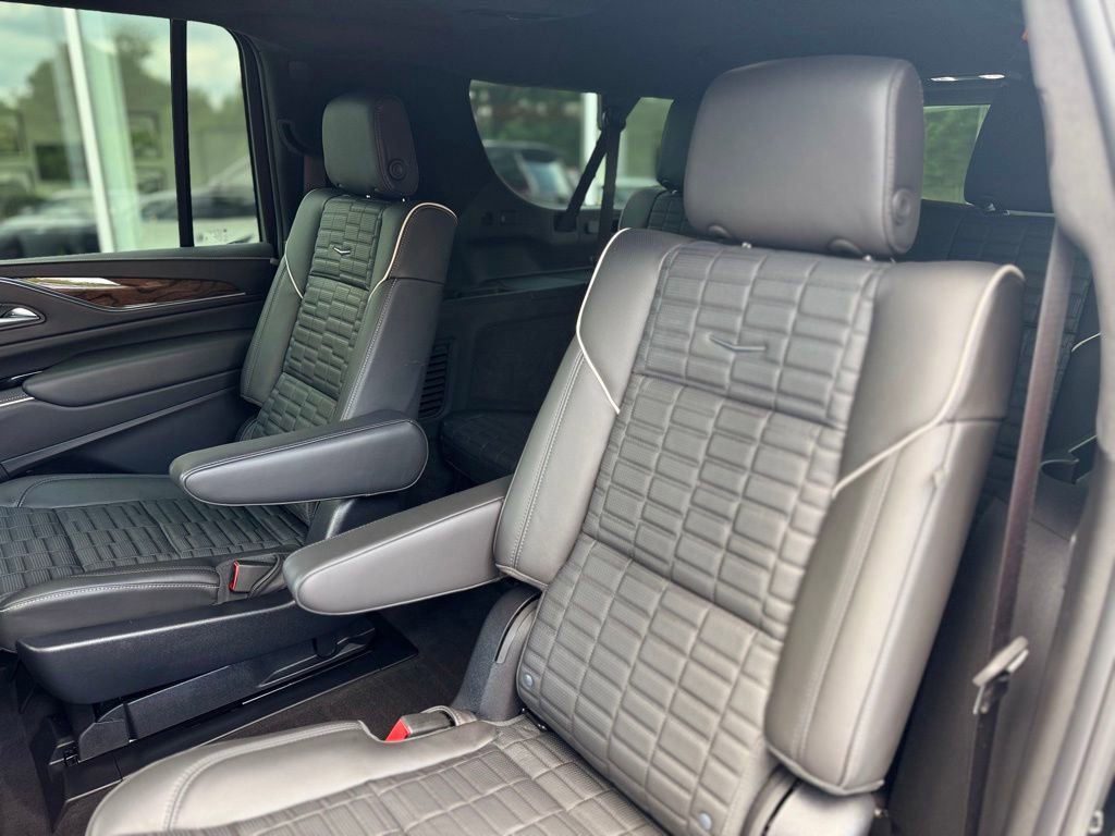 Used 2024 Cadillac Escalade ESV Sport Platinum w/ LPO, ONYX Package image 28