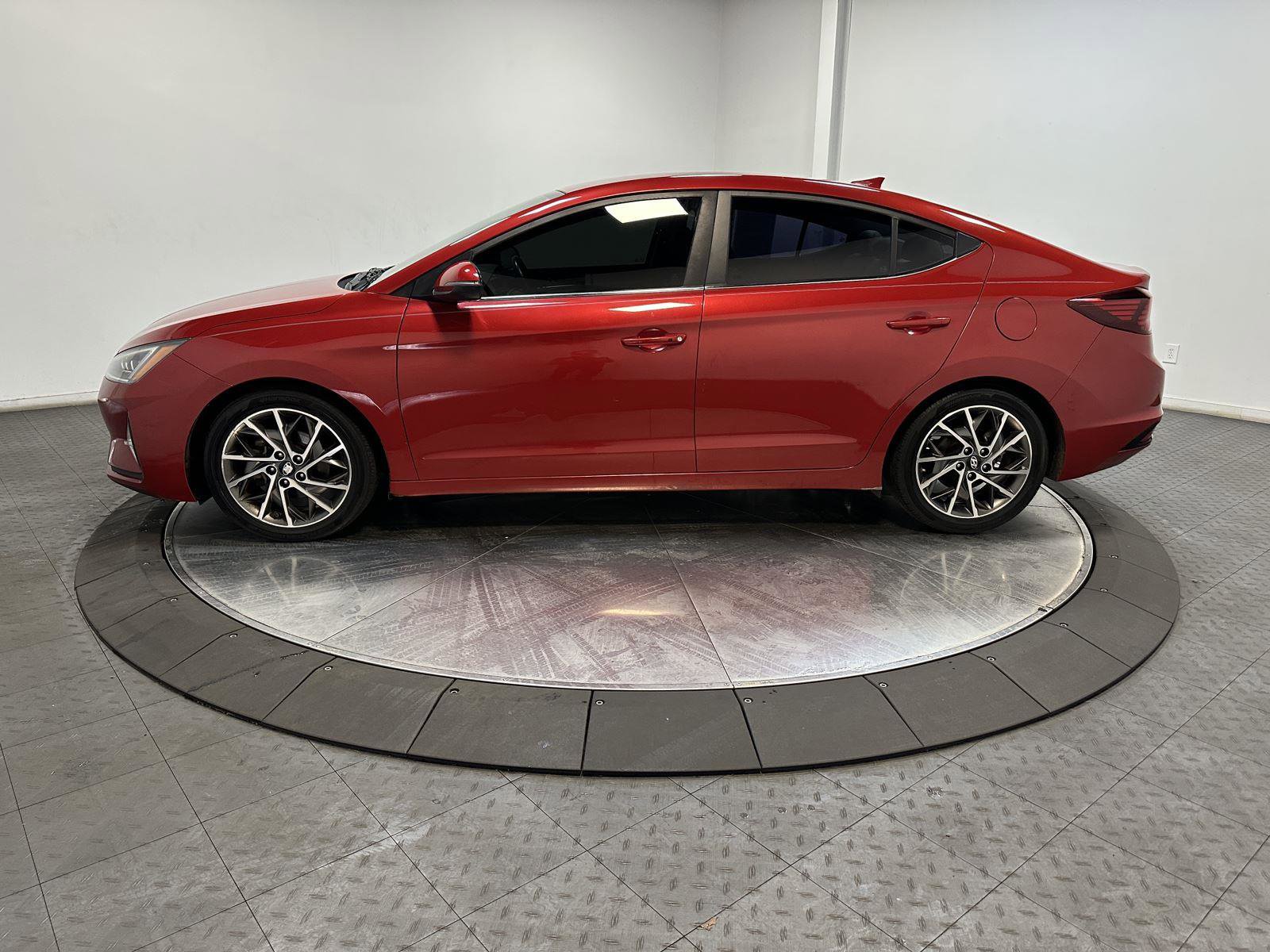 Used 2019 Hyundai Elantra Limited image 8