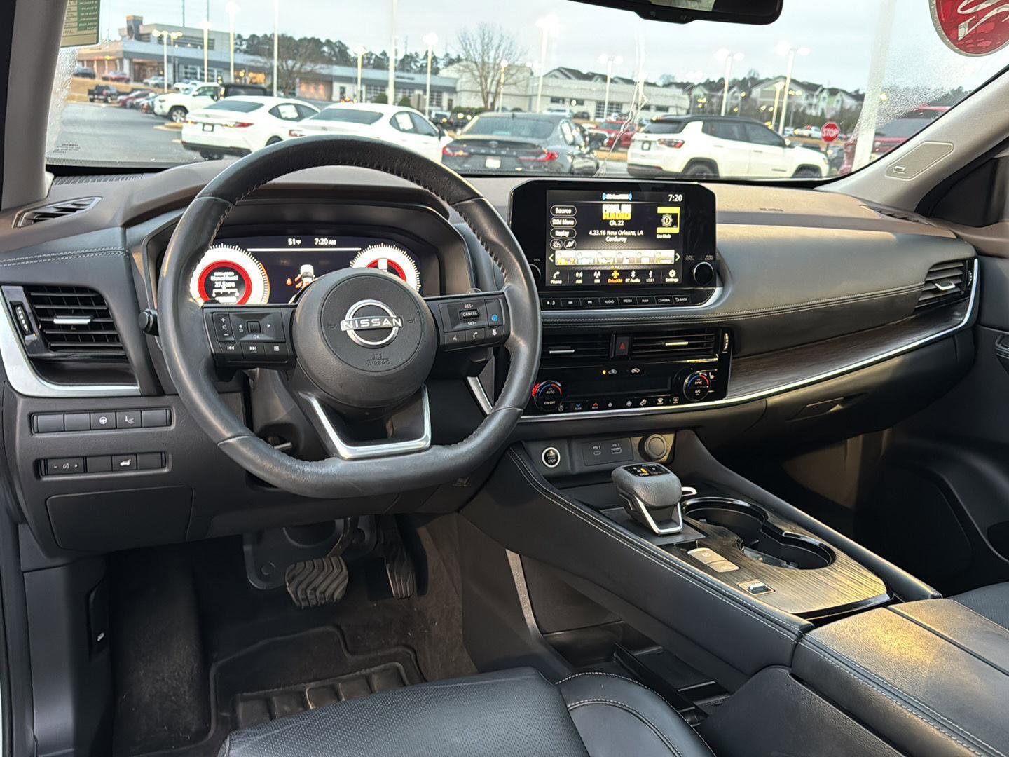 Used 2023 Nissan Rogue Platinum w/ Platinum Premium Package image 16