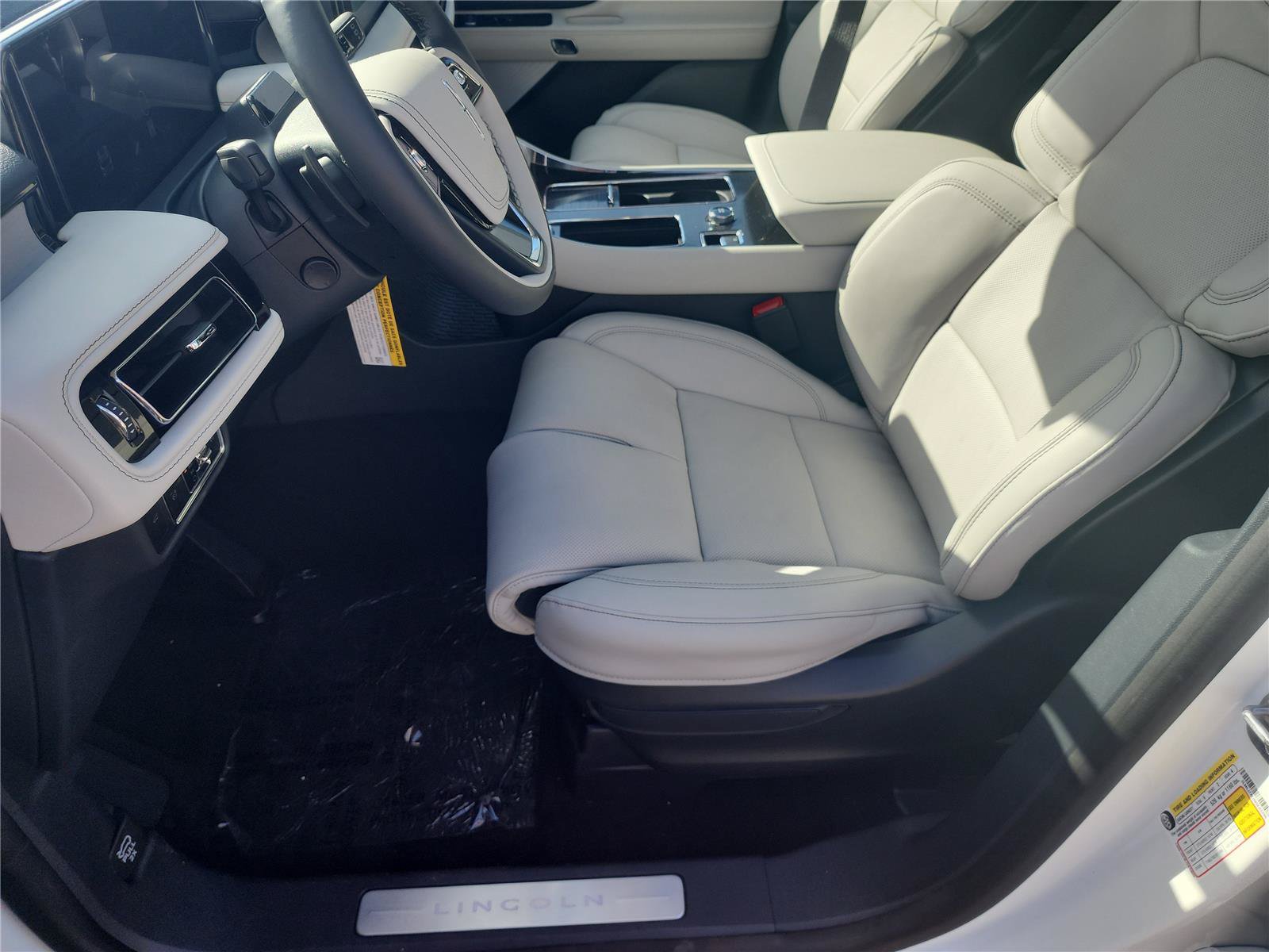 New 2027 Lincoln Aviator Reserve AWD/4WD image 13