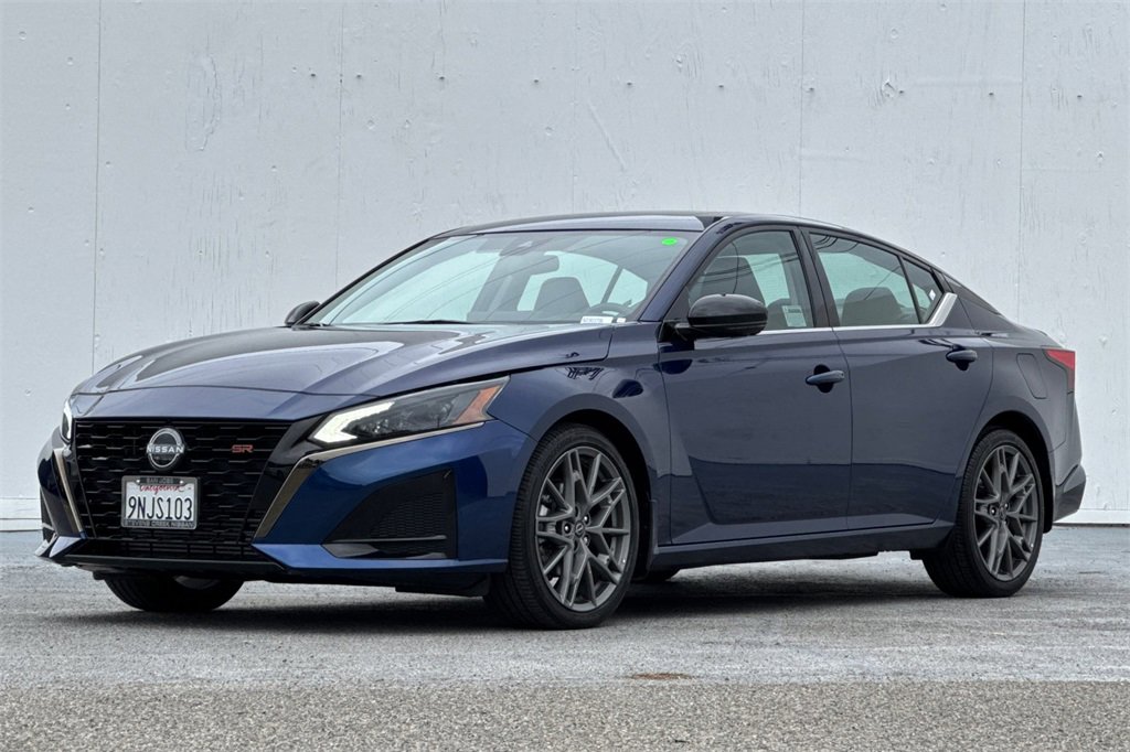 Certified 2023 Nissan Altima 2.0 SR image 9