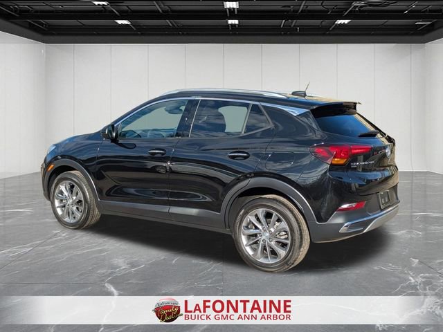 Used 2023 Buick Encore GX Essence w/ Experience Buick Package image 3