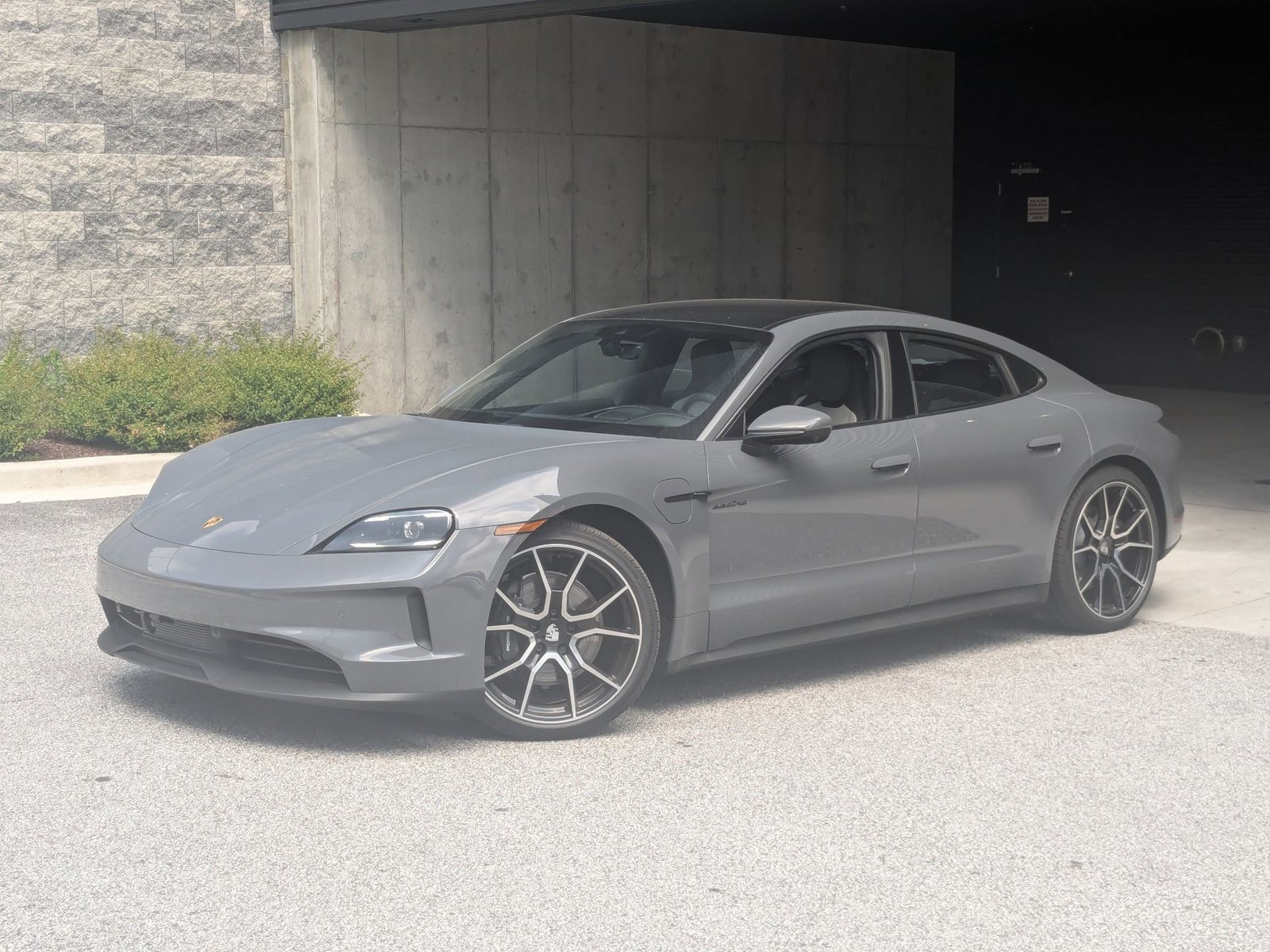 New 2025 Porsche Taycan image 1