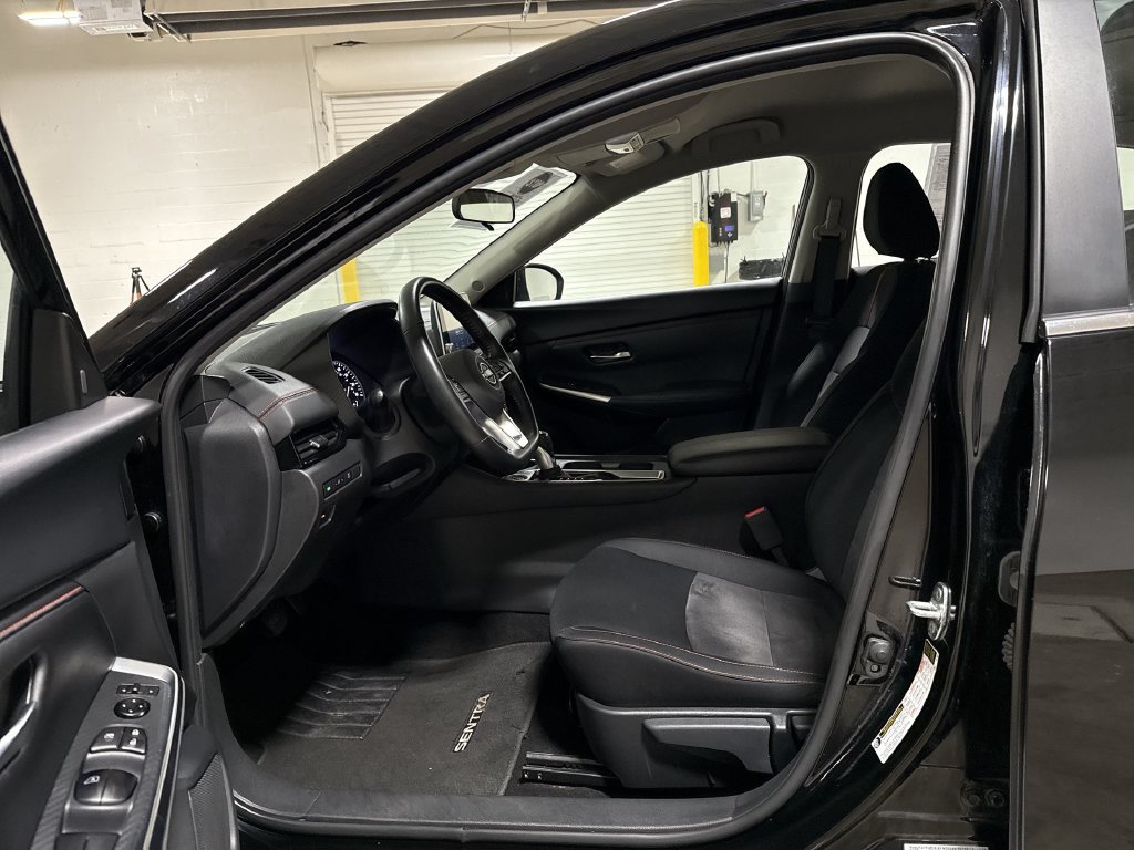 Used 2025 Nissan Sentra SR FWD image 19