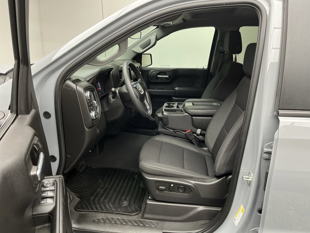 Certified 2024 GMC Sierra 1500 Pro w/ Graphite Edition AWD/4WD image 3