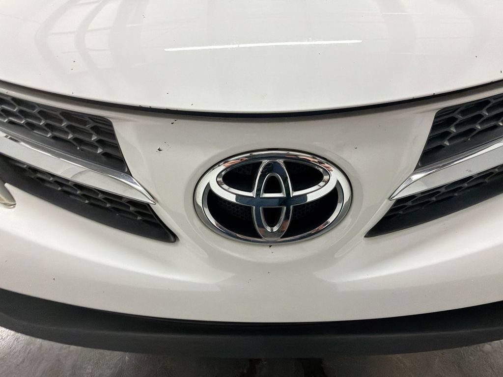 Used 2013 Toyota RAV4 XLE FWD image 27
