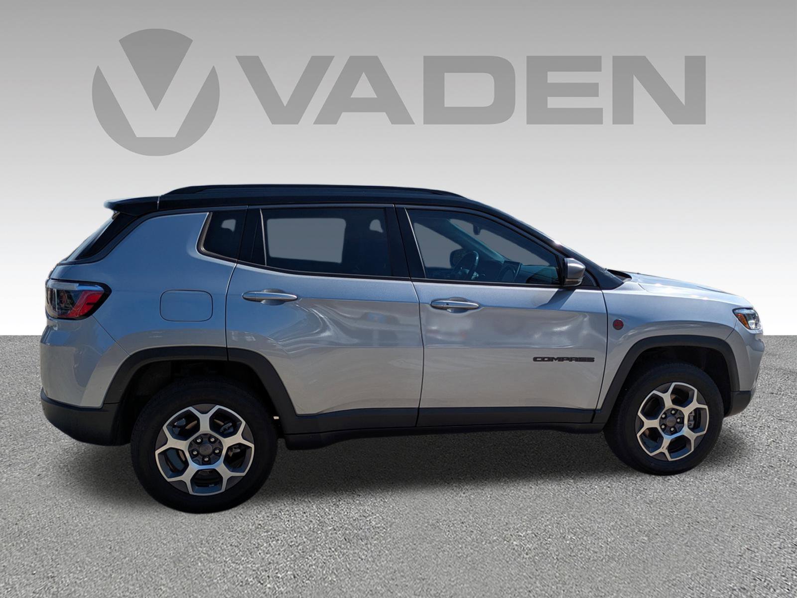 Used 2022 Jeep Compass Trailhawk w/ Trailhawk Convenience Group image 23