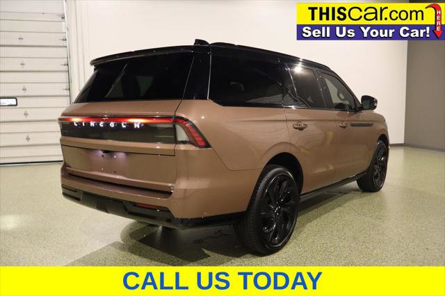 Used 2025 Lincoln Navigator Black Label AWD/4WD image 7
