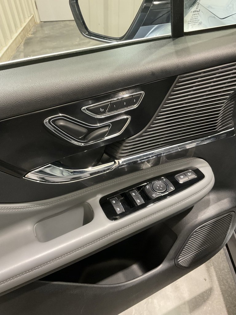 Used 2022 Lincoln Corsair FWD w/ Equipment Group 101A image 7