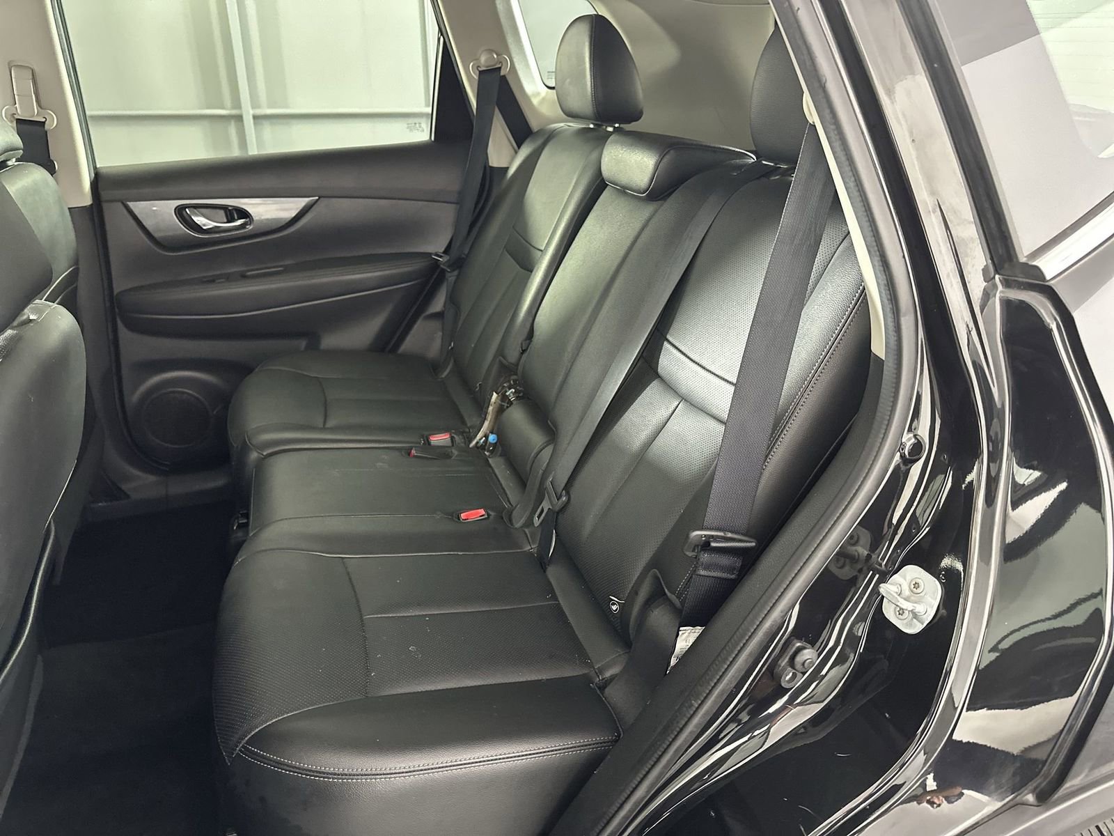 Used 2016 Nissan Rogue SL image 22