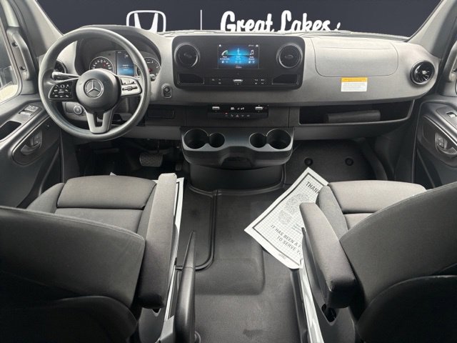 Used 2024 Mercedes-Benz Sprinter 2500 image 10